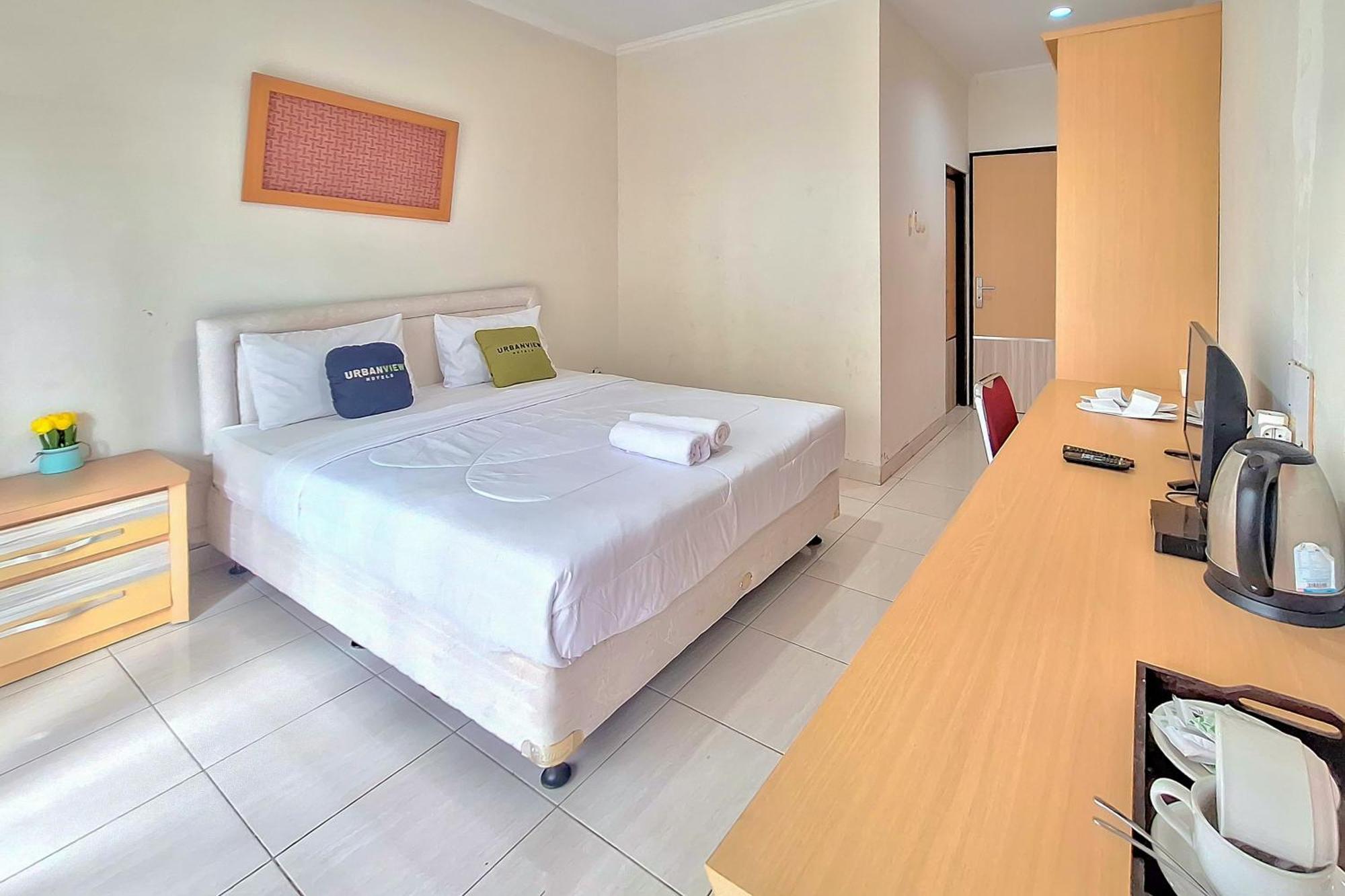 Urbanview Hotel Tridaya Cisarua Puncak Exterior photo