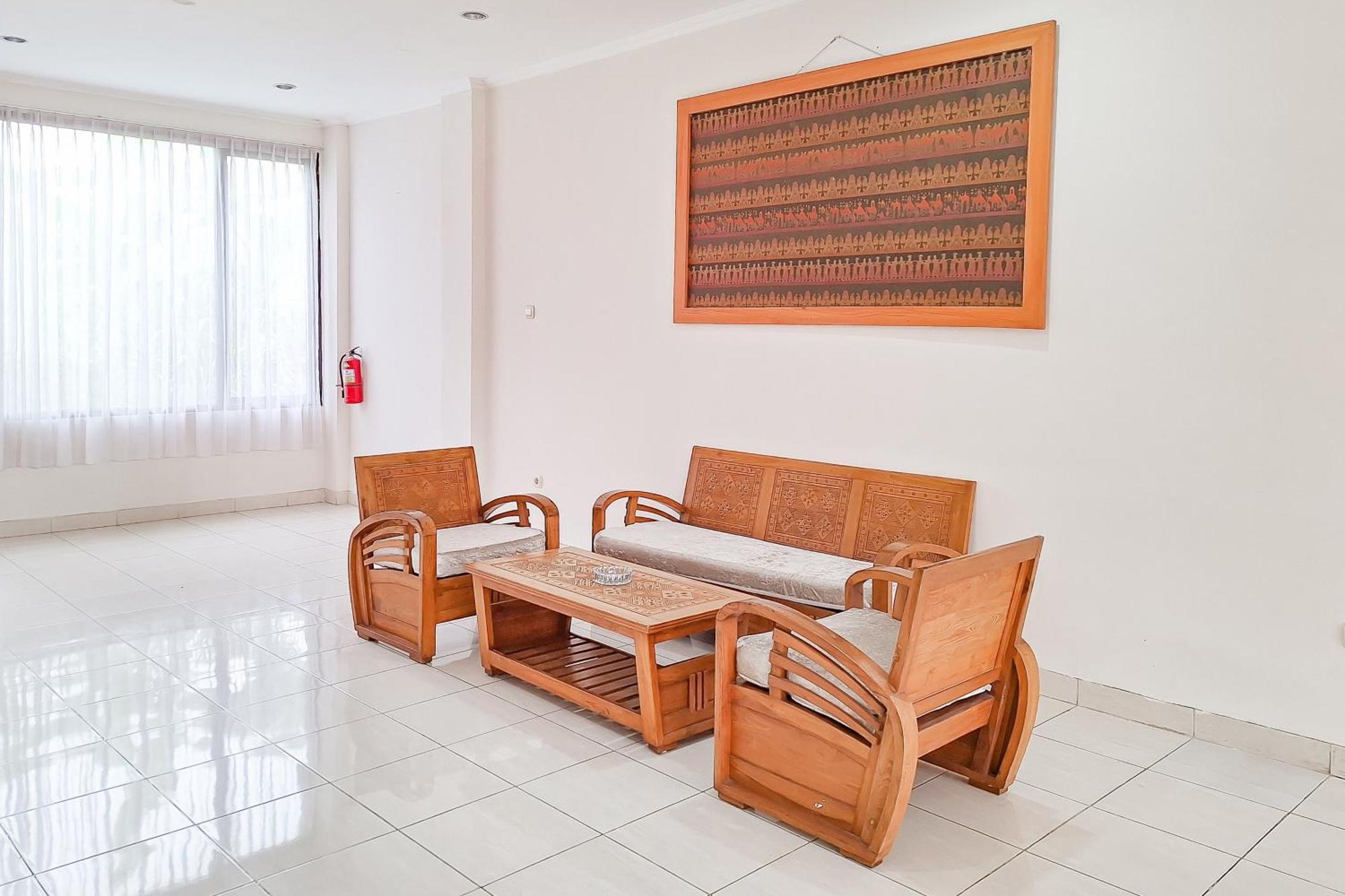 Urbanview Hotel Tridaya Cisarua Puncak Exterior photo